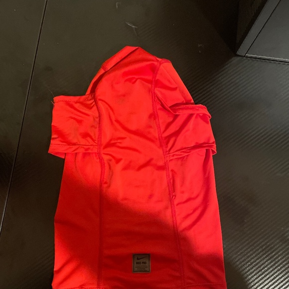 Red nike ski - Picture 2 of 2